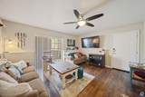 1922 Crest Rd - Photo 3