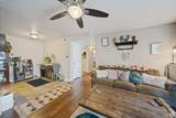 1922 Crest Rd - Photo 5