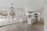 371 Cynthia Way - Photo 8