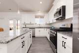 374 230 - Photo 12