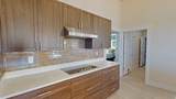 1095 Canyon Dr - Photo 9