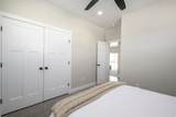 453 300 - Photo 16