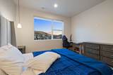 1876 Oakwood Cir - Photo 43
