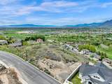 3243 Hawk Dr - Photo 3