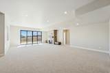 1021 Vissen Way - Photo 14