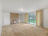 1204 Iris Ln - Photo 4