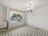 1204 Iris Ln - Photo 5