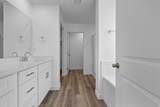 1810 Queens Garden Dr - Photo 29