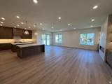 636 Vandalay Ln - Photo 8