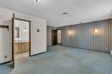 10705 300 - Photo 16