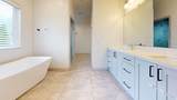 746 250 - Photo 17