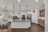 552 98 St - Photo 7