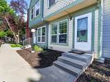 1381 Beacon Hill Dr - Photo 3