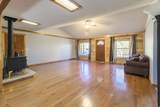 821 Erickson Ln - Photo 10