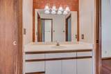 1063 Oxford Dr - Photo 12