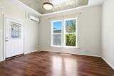 560 Windsor St - Photo 2