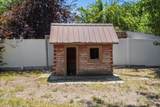 239 300 - Photo 24