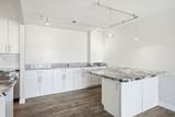 710 200 - Photo 12