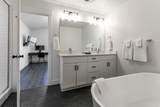 6885 Woods Rose Dr - Photo 18