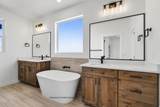 612 Renze Adams St - Photo 15