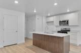 1935 Belmont Ln - Photo 18