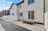 1935 Belmont Ln - Photo 3