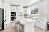 558 Hampton Ln - Photo 16