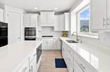 558 Hampton Ln - Photo 17