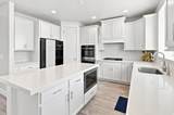 558 Hampton Ln - Photo 18