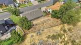 1560 Hills Dr - Photo 4