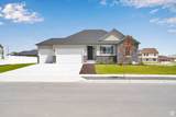 376 Emma St - Photo 2