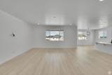 376 Emma St - Photo 4