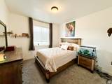 1384 Abigail Ln - Photo 21
