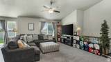 1026 Searle Ln - Photo 4