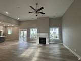1870 Valley View Dr - Photo 11