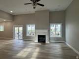 1870 Valley View Dr - Photo 9
