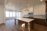 823 Ensign Dr - Photo 18