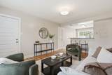 808 300 - Photo 2