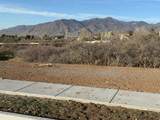 606 Oakridge Dr - Photo 4