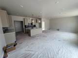 1077 Linden Ln - Photo 3