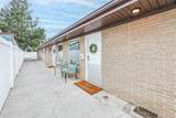 220 Leslie Ave - Photo 2