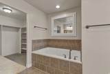 808 2300 - Photo 17