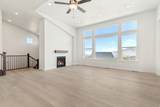 702 Oakridge Dr - Photo 2