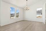 702 Oakridge Dr - Photo 6