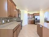 2828 Chestnut St - Photo 9