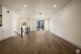 204 443 W 400 - Photo 4