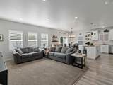 1053 Blackstone Dr - Photo 3