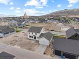 822 Caroline Dr - Photo 3