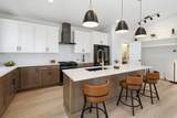 1568 Hudson St - Photo 10
