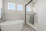 1568 Hudson St - Photo 24
